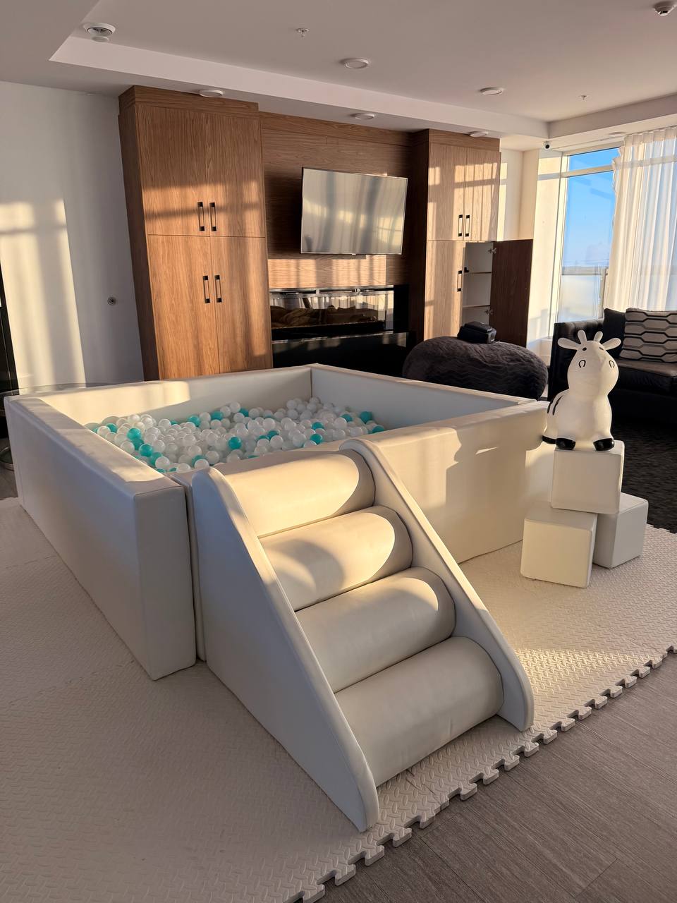 Luxury white ball pit rental Montreal